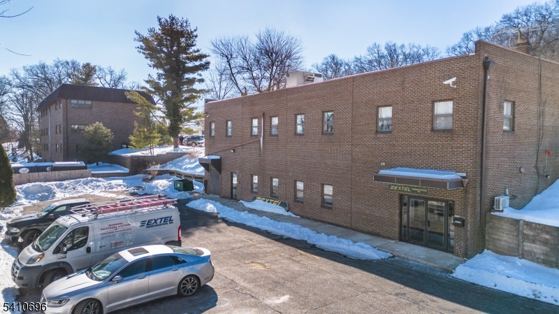 830 Belmont Ave
