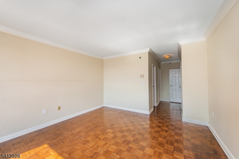 900 Palisade Ave