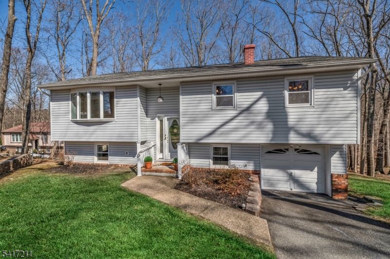 14 Forsgate Dr