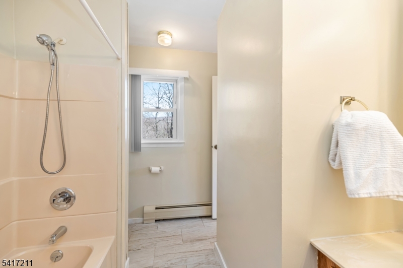 14 Forsgate Dr