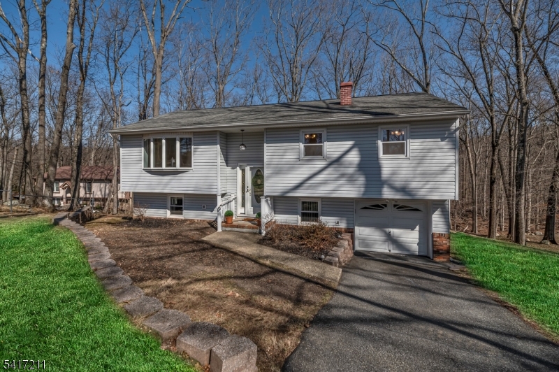 14 Forsgate Dr