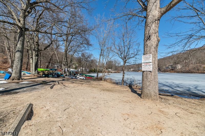 14 Forsgate Dr