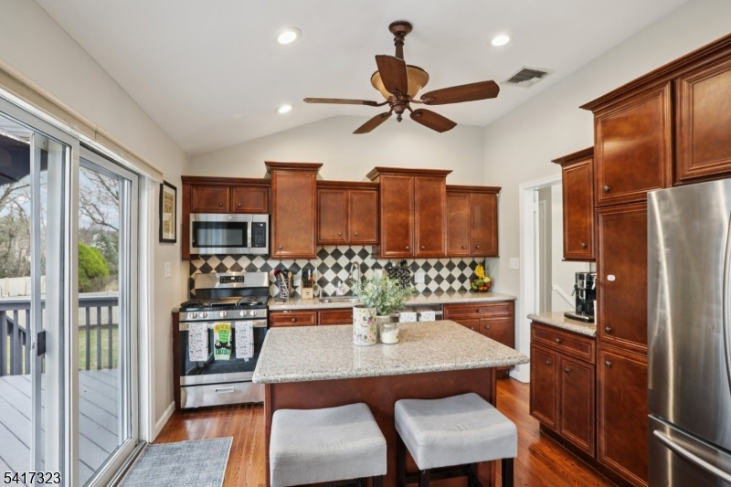 116 Carol Pl