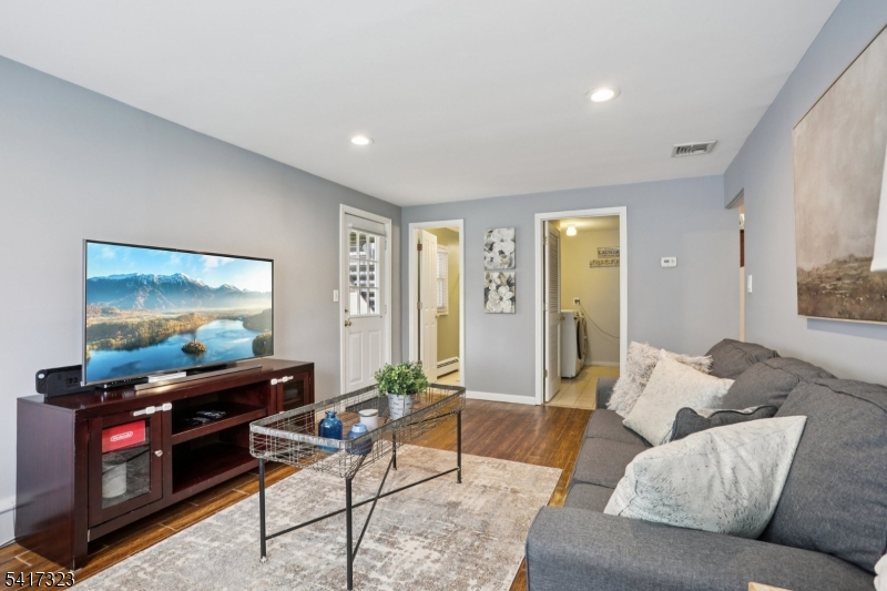 116 Carol Pl