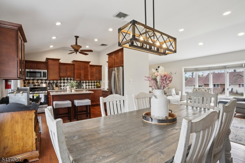 116 Carol Pl