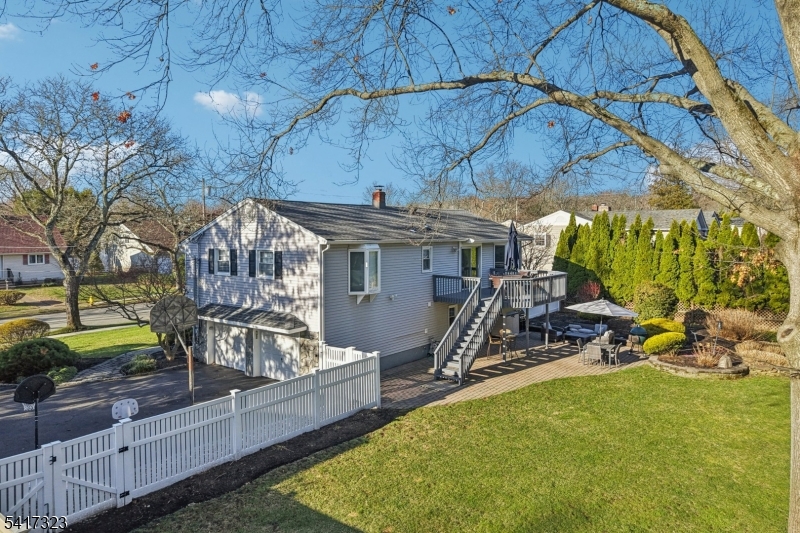116 Carol Pl