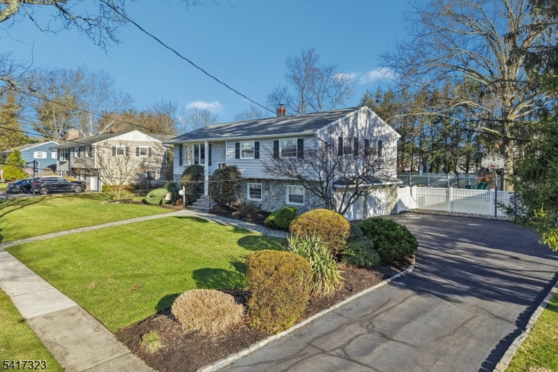 116 Carol Pl