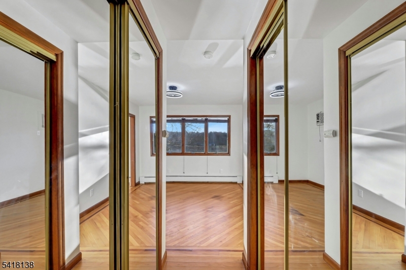 10 Lake Drive West