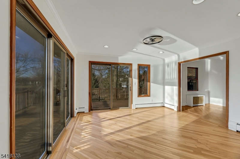 10 Lake Drive West