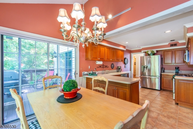 8 Tomahawk Dr