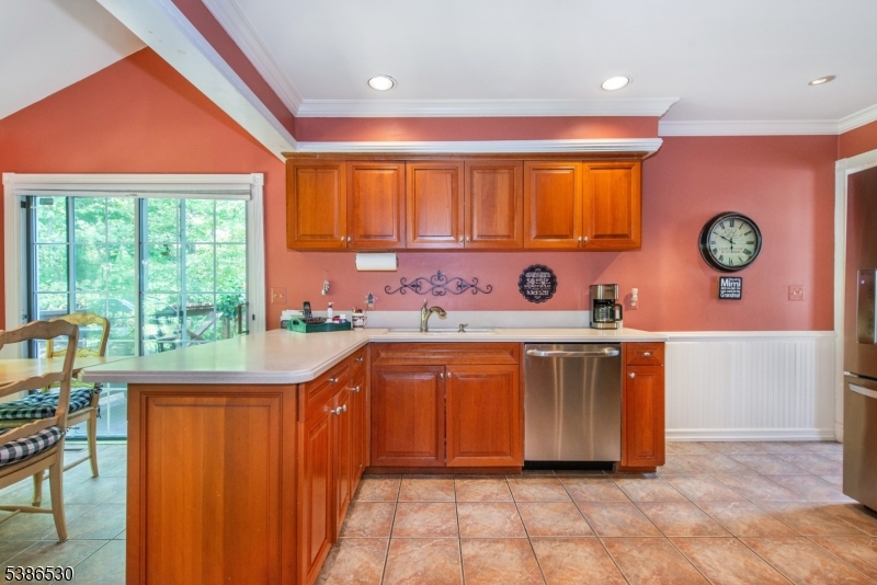 8 Tomahawk Dr