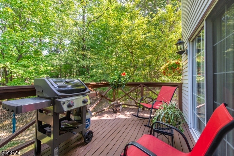 8 Tomahawk Dr