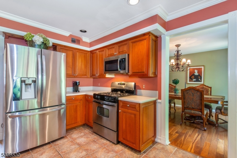8 Tomahawk Dr