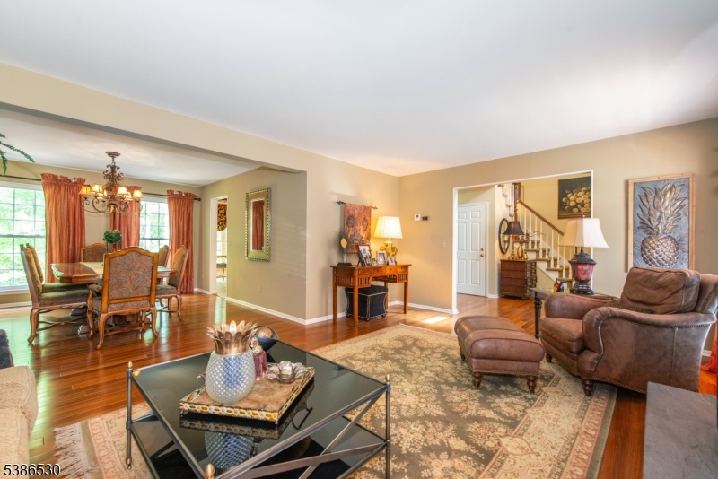 8 Tomahawk Dr