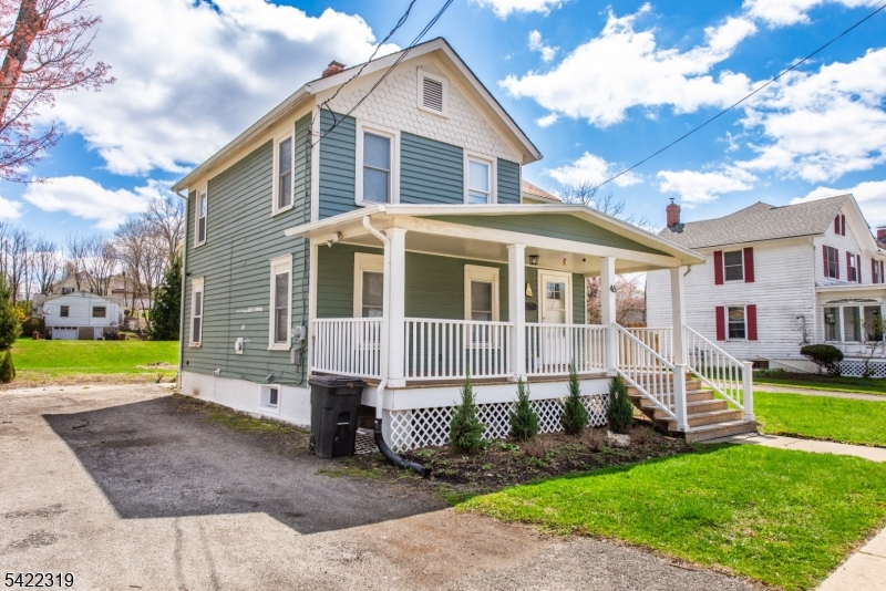 46 E Main St