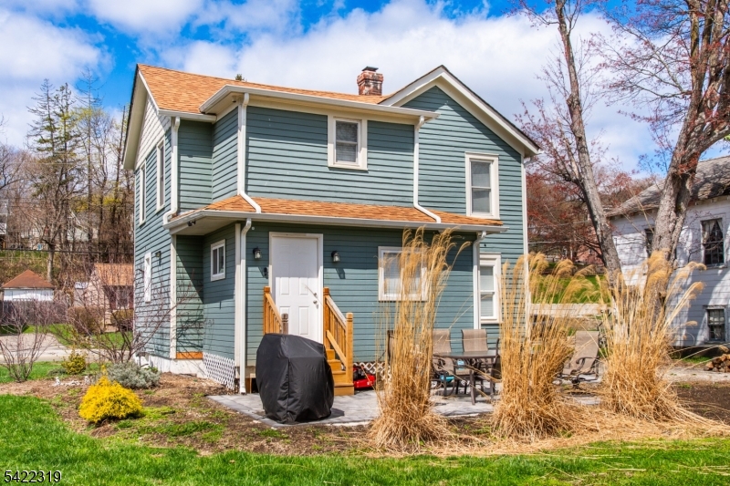 46 E Main St
