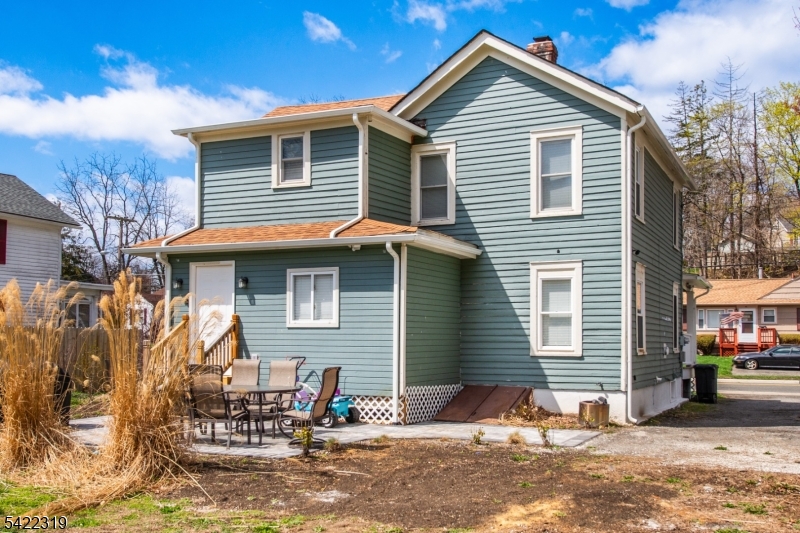 46 E Main St