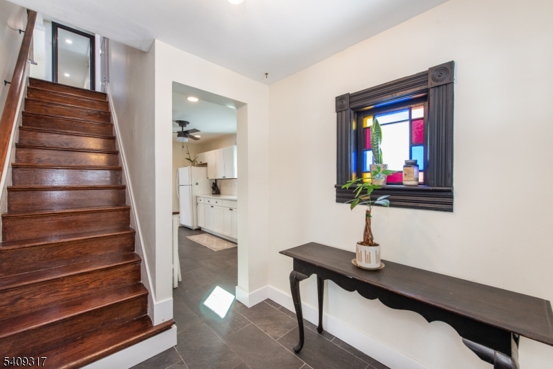 46 E Main St