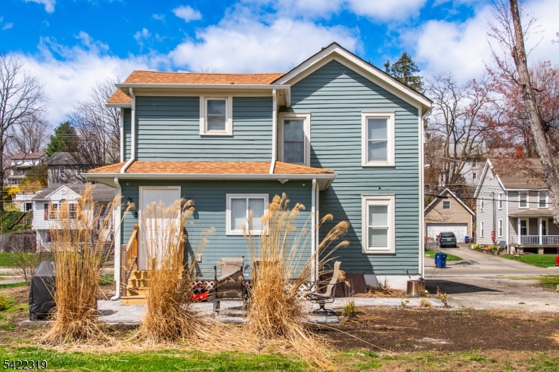 46 E Main St