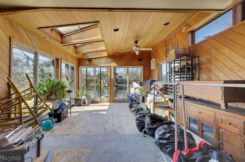 199 Lake Shore Dr