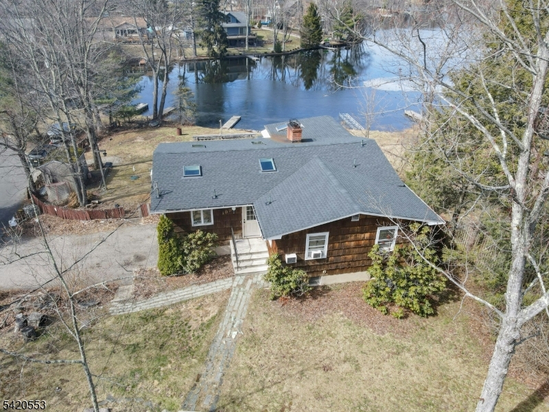 199 Lake Shore Dr