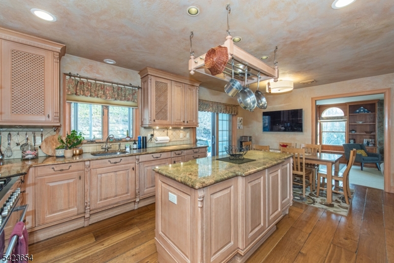 144 Notch Rd