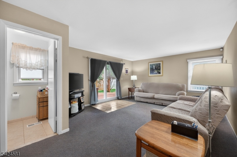 7 Chicopee Dr