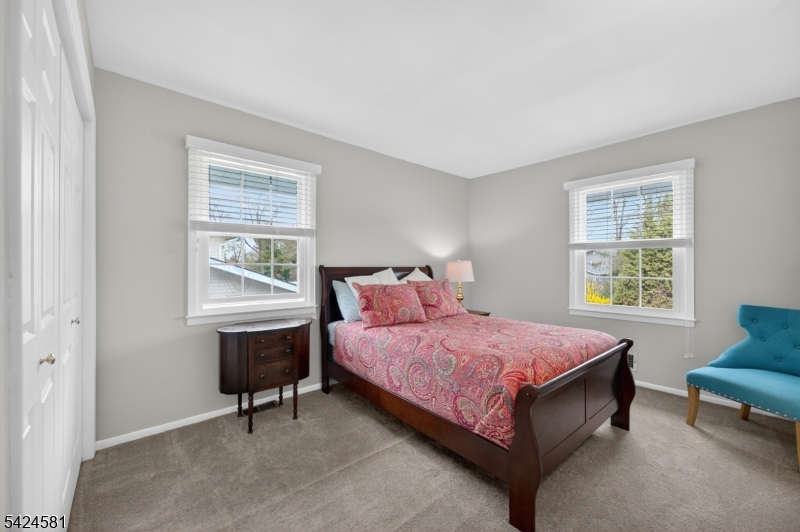 7 Chicopee Dr