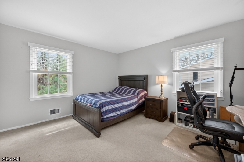7 Chicopee Dr