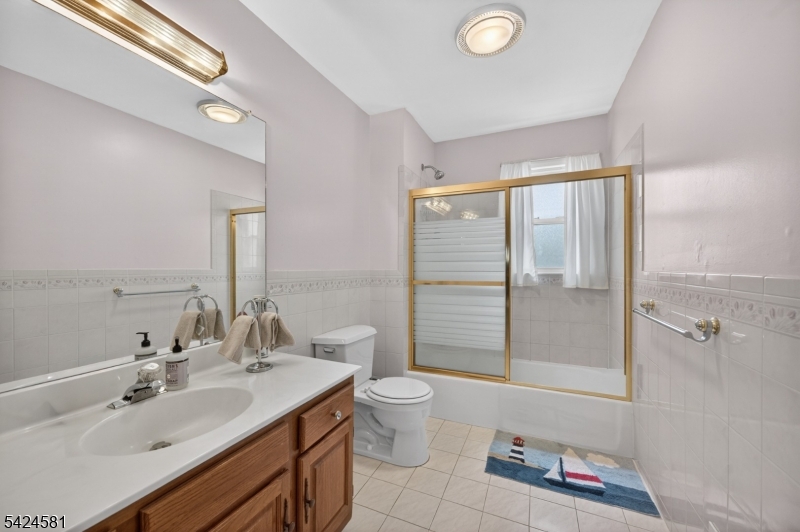7 Chicopee Dr