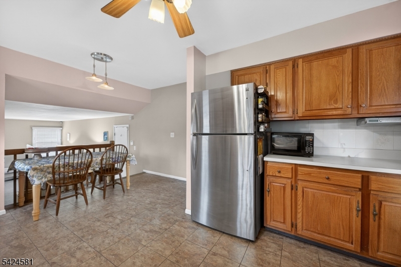 7 Chicopee Dr