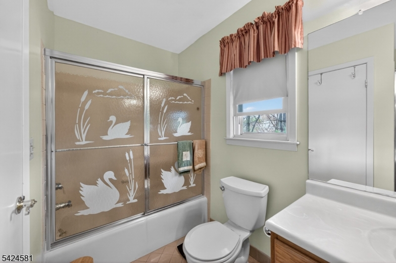7 Chicopee Dr