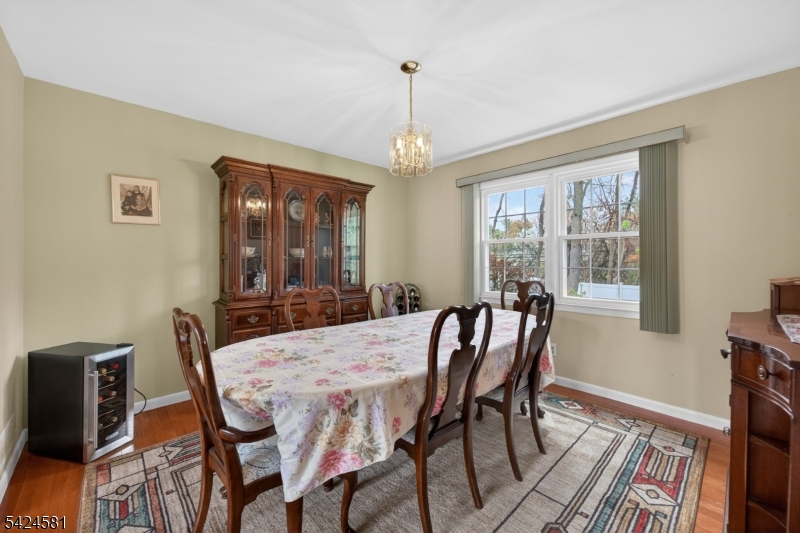 7 Chicopee Dr