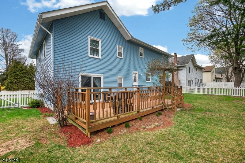 7 Chicopee Dr
