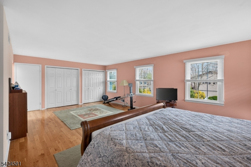 7 Chicopee Dr