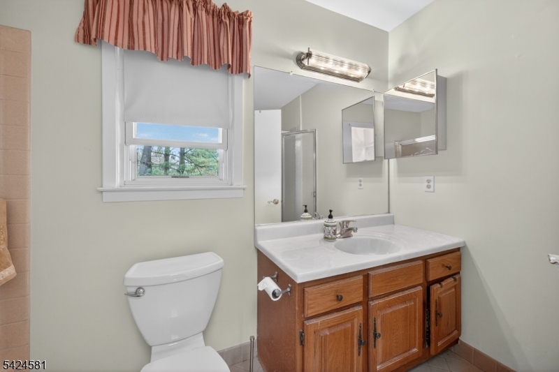 7 Chicopee Dr