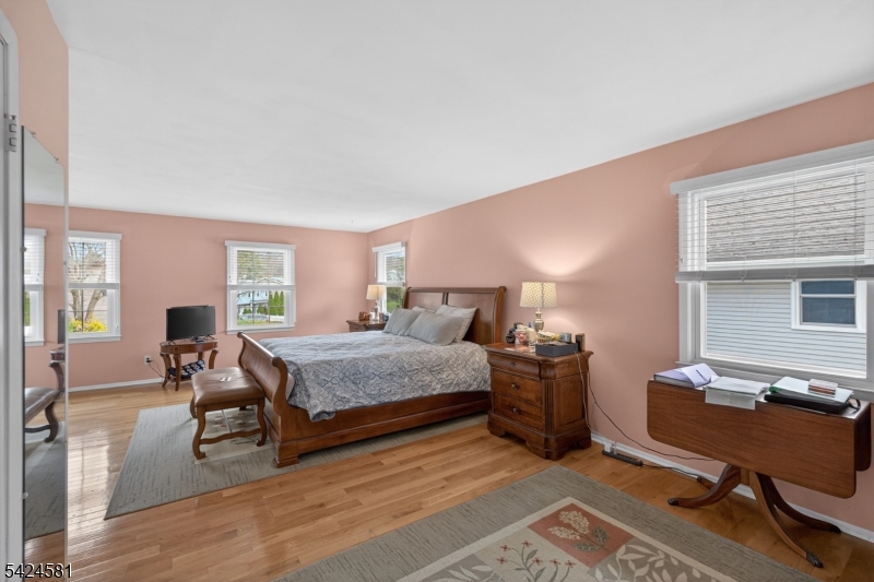 7 Chicopee Dr