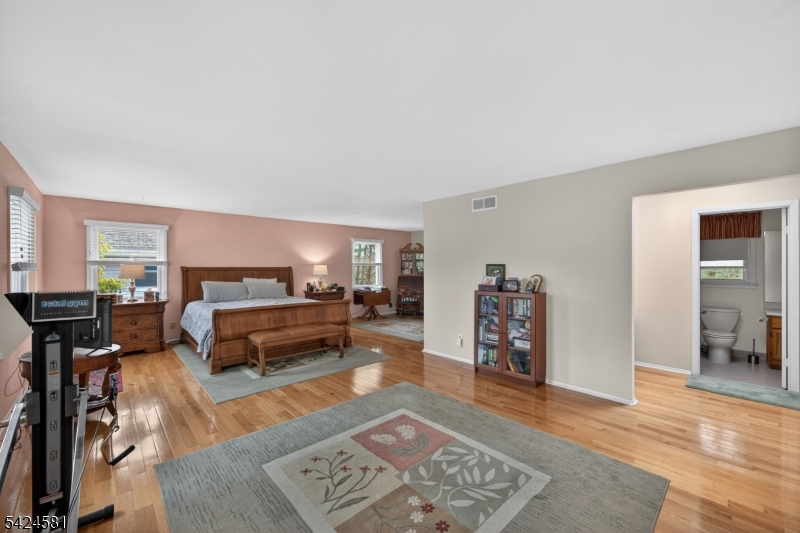 7 Chicopee Dr