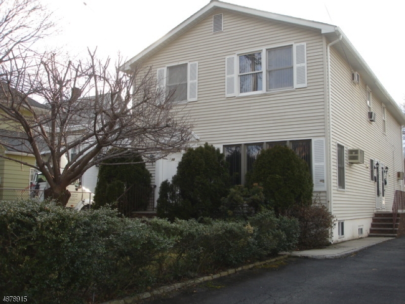 10 Ella St
