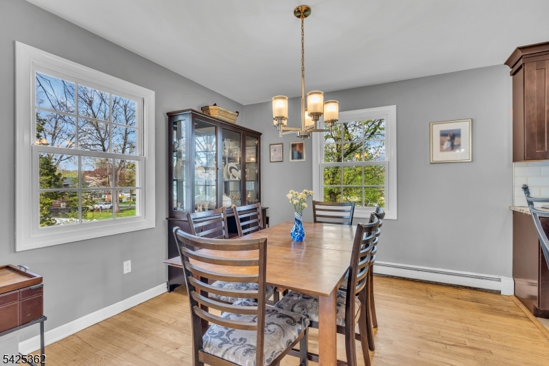 102 Hillcrest Dr