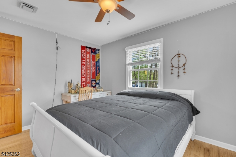 102 Hillcrest Dr