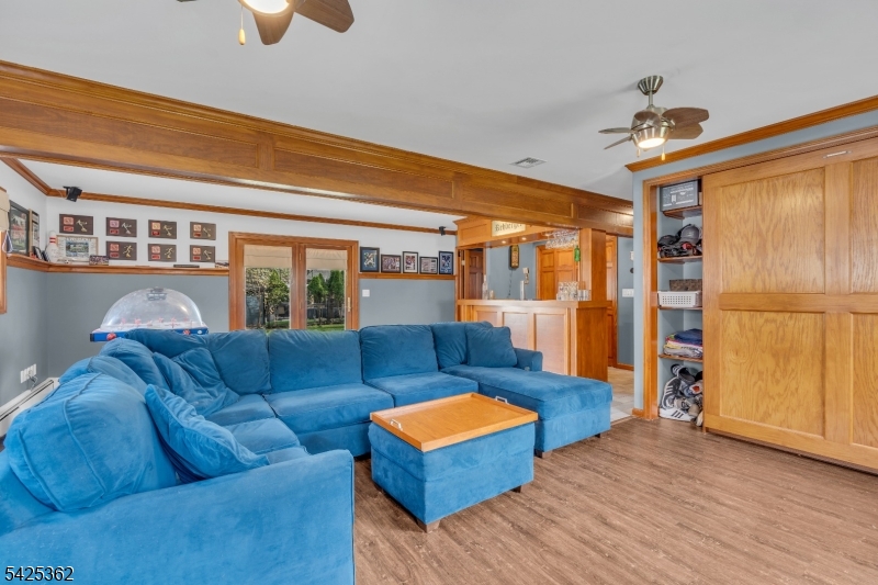 102 Hillcrest Dr