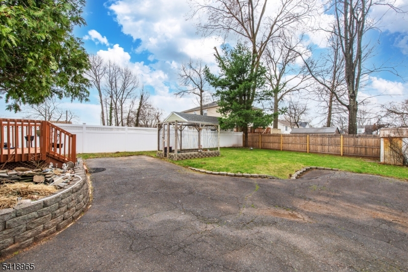 197 Fort Lee Rd