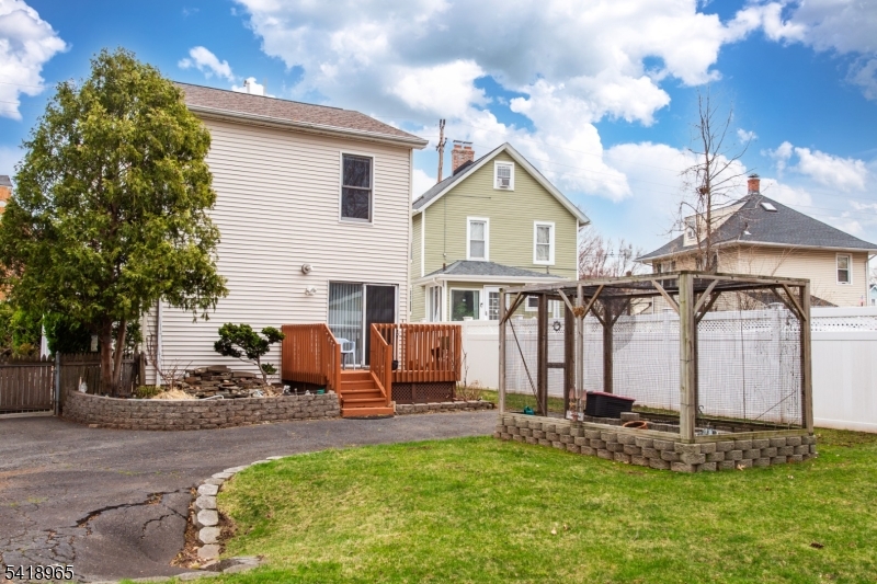 197 Fort Lee Rd