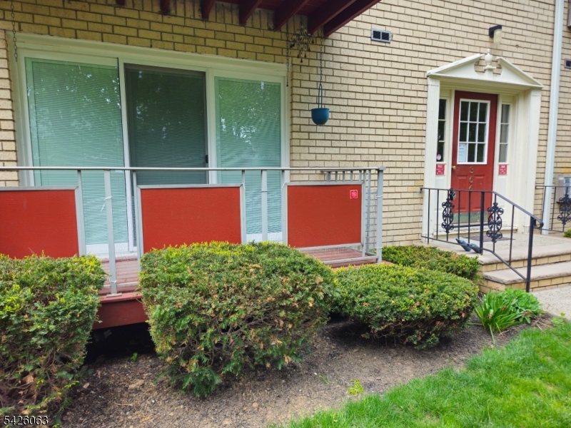 366 Hoover Ave 119
