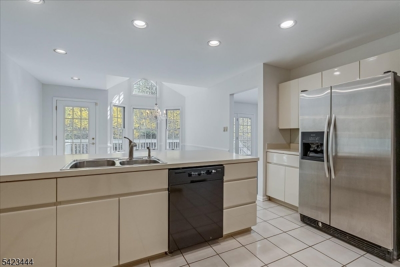 126 Worcester Dr