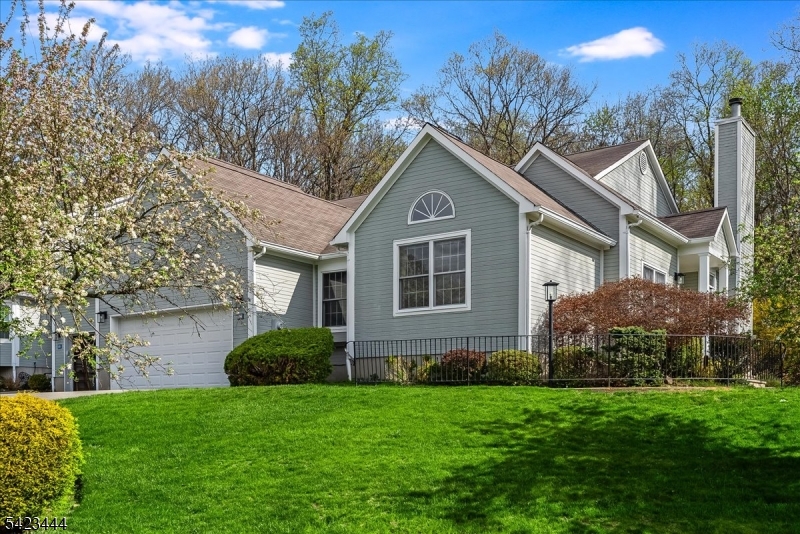 126 Worcester Dr