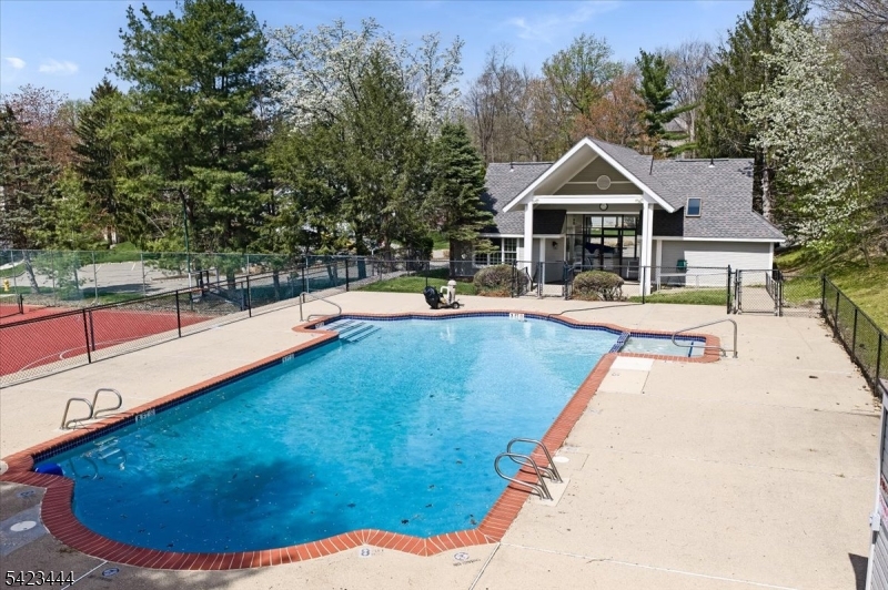 126 Worcester Dr