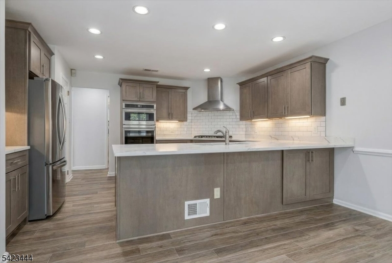126 Worcester Dr