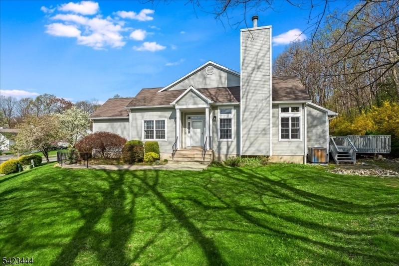 126 Worcester Dr